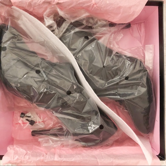 Steven Barbie Nsue Black Leather Booties, Size 8.5 - Picture 7 of 7